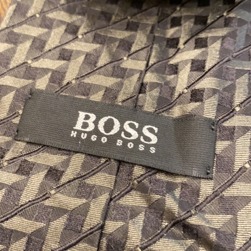 Hugo Boss gorgeous silk